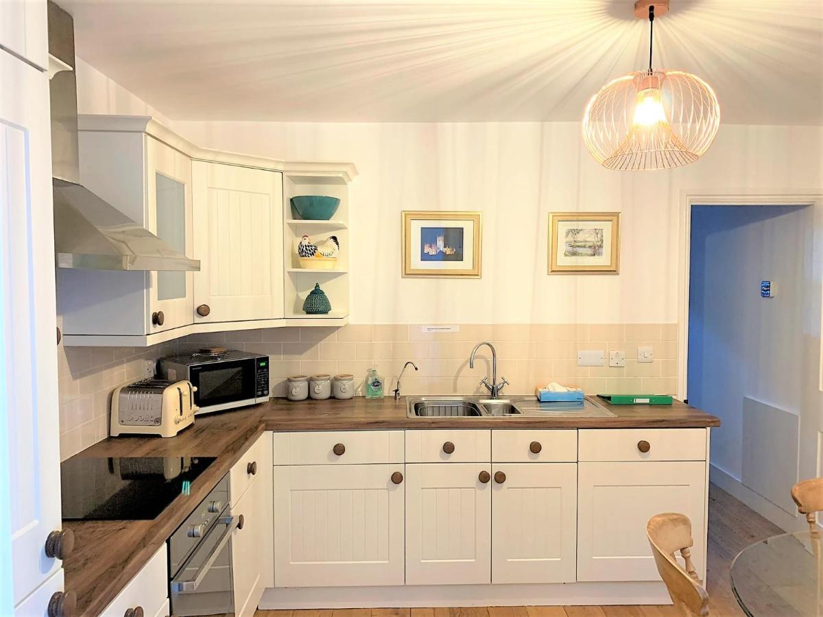 Riverside Channel5 "Holidays Homes In The Sun" Featured Central Canterbury Cottage With Free Parking Ngoại thất bức ảnh