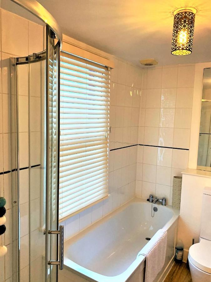 Riverside Channel5 "Holidays Homes In The Sun" Featured Central Canterbury Cottage With Free Parking Ngoại thất bức ảnh