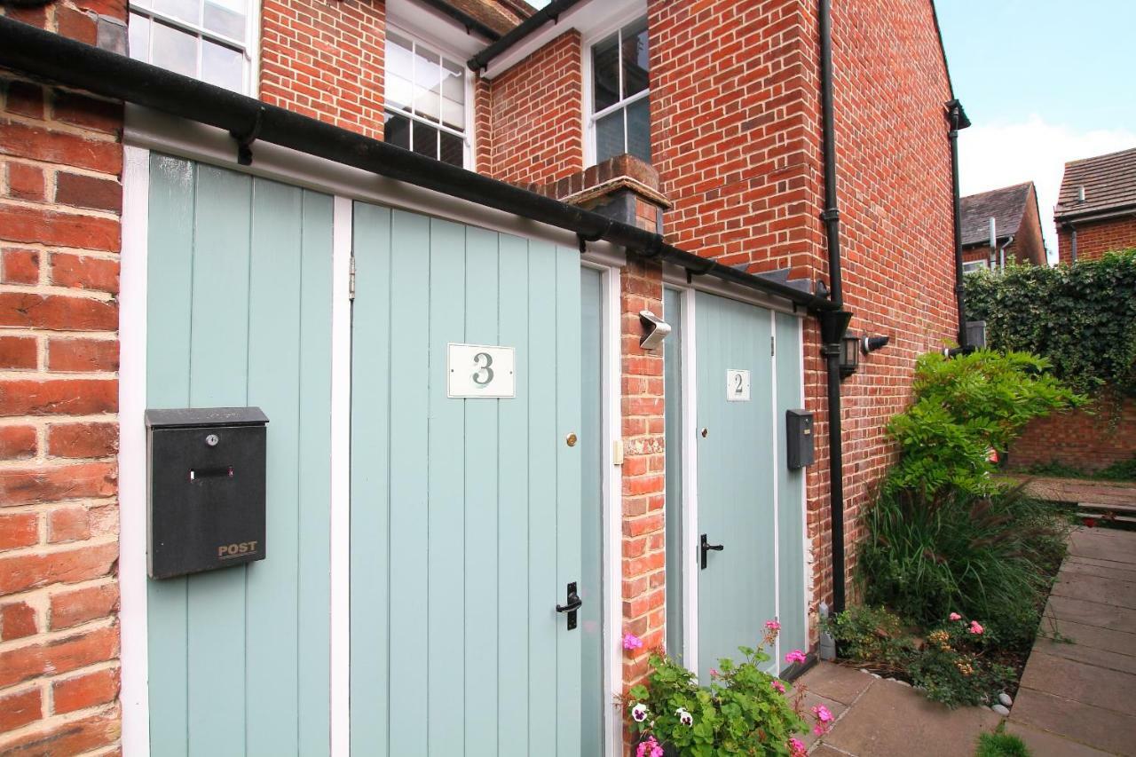 Riverside Channel5 "Holidays Homes In The Sun" Featured Central Canterbury Cottage With Free Parking Ngoại thất bức ảnh